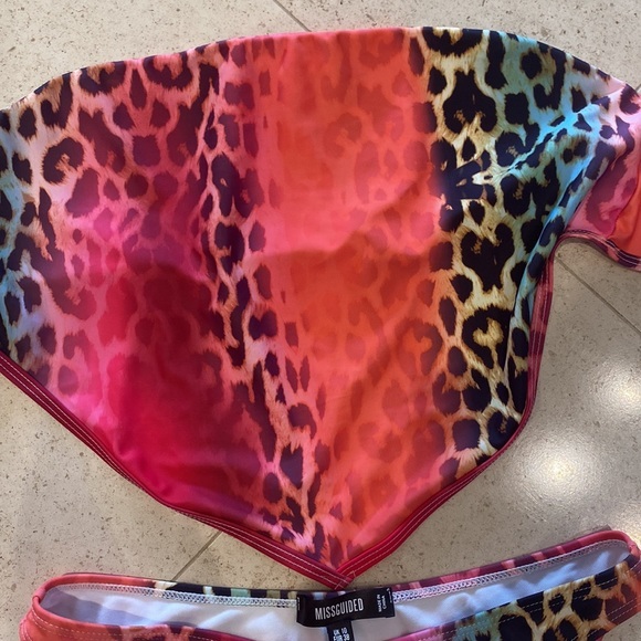 Missguided Strapless Bikini. 2 pc Top size 10/Bottoms size 6 - Picture 3 of 5